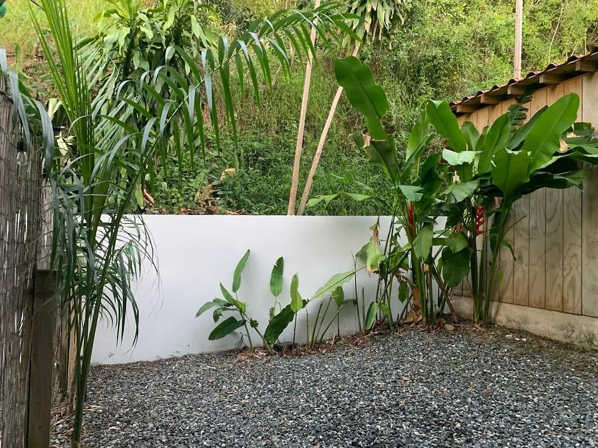 Comfy And Quiet Beachy Bungalow Rincon